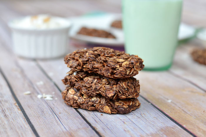 Fit Foodie Finds Chocolate Granola bars